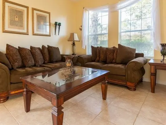 Ev (7 Bedrooms in Large Private Vacation )