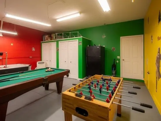 Ev (7 Bedrooms in Large Private Vacation )