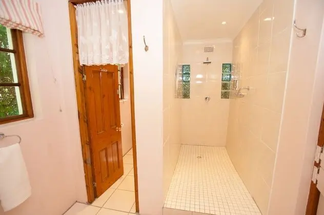 Kır Evi, 1 En Büyük (King) Boy Yatak, Bahçeli