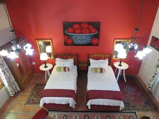 Kır Evi, Bahçeli