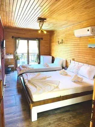 Standart Oda, Havuz Manzaralı, Balkonlu