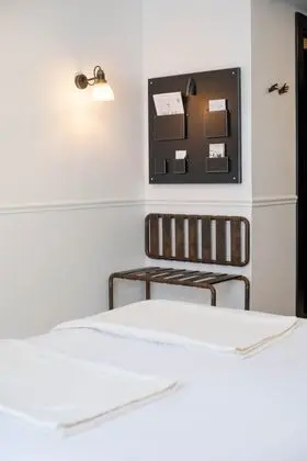 Büyük Yataklı Tek Kişilik Oda