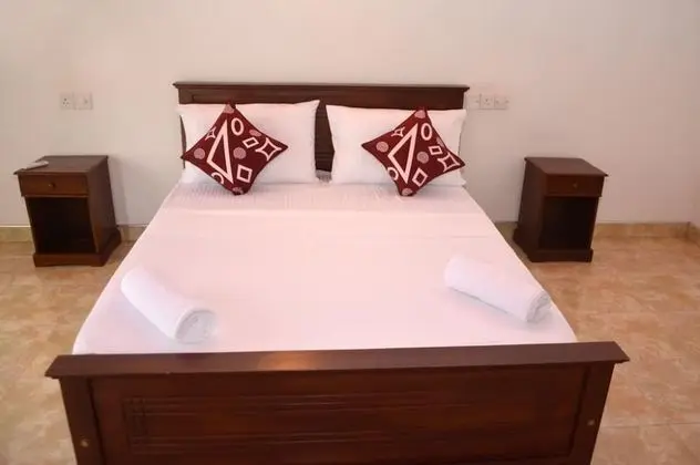 Üç Kişilik Oda, Sigara İçilmez