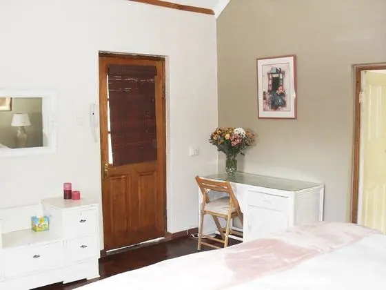 Classic Apart Daire (Unit 2 - Garden flat/Family Unit )