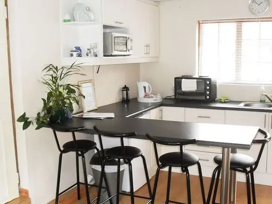 Classic Apart Daire (Unit 2 - Garden flat/Family Unit )