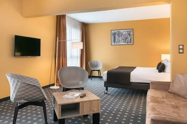 Deluxe Tek Büyük Yataklı Oda