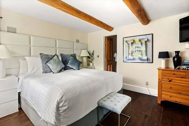 Daire (700 Monarch 201)