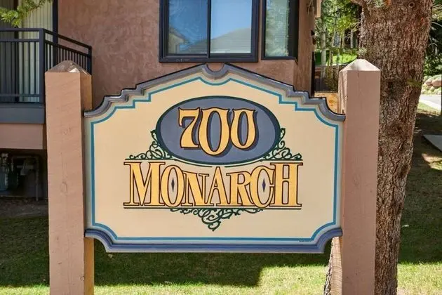 Daire (700 Monarch 201)
