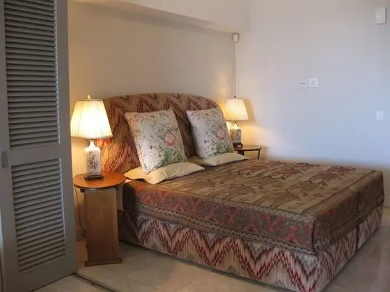 Exclusive Apartment, 1 Room, Canal View