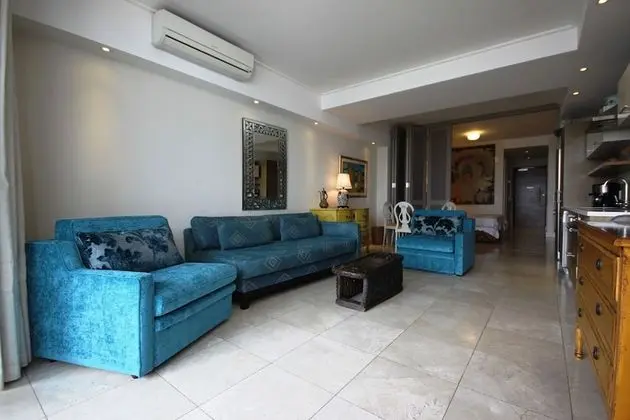 Exclusive Apartment, 1 Room, Canal View
