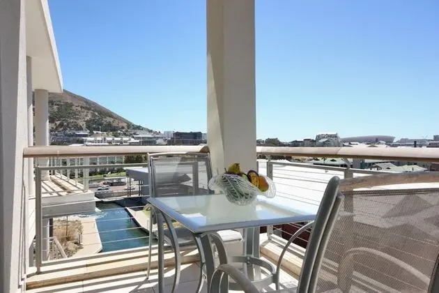 Exclusive Apartment, 1 Room, Canal View
