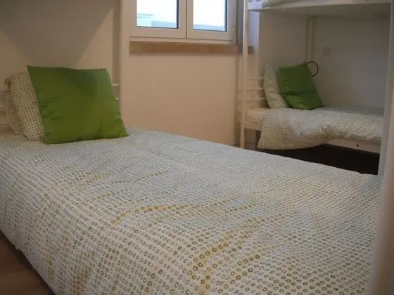 Bed in a Shared Mixed Room ( 6 pax)