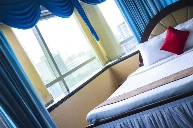 Royal Süit, 1 En Büyük (King) Boy Yatak, Business Dinlenme Salonu Kullanımı, Şehir Manzaralı