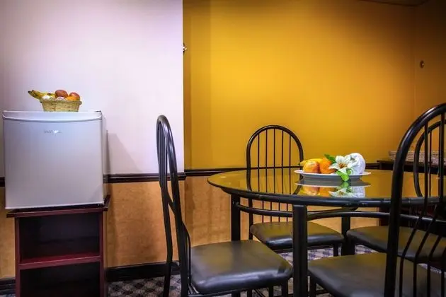 Royal Süit, 1 En Büyük (King) Boy Yatak, Business Dinlenme Salonu Kullanımı, Şehir Manzaralı