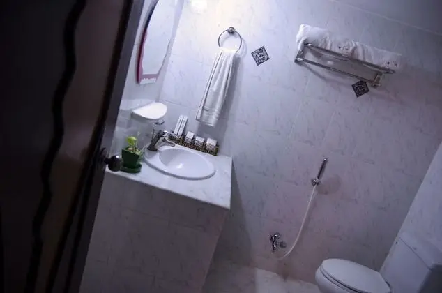 Royal Süit, 1 En Büyük (King) Boy Yatak, Business Dinlenme Salonu Kullanımı, Şehir Manzaralı