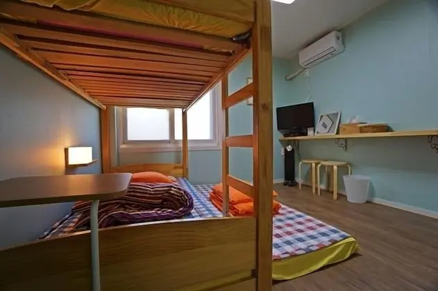 Üç Kişilik Oda