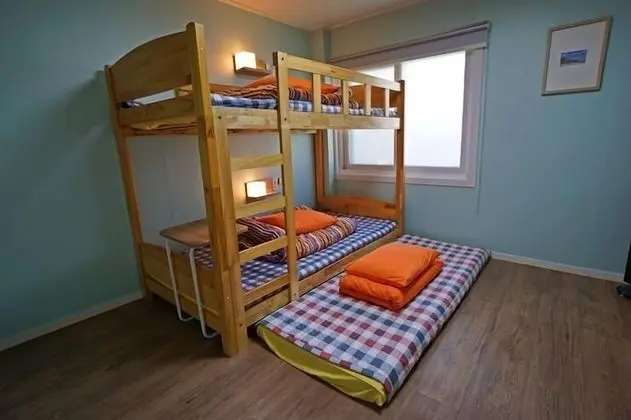 Üç Kişilik Oda