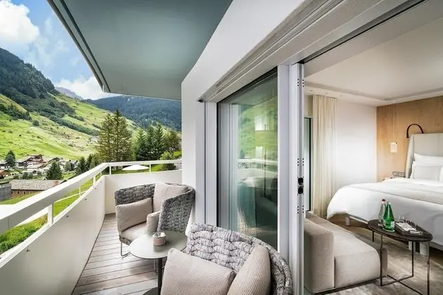 Tek Büyük Yataklı Oda, 1 Yatak Odası, Balkon, Dağ Manzaralı