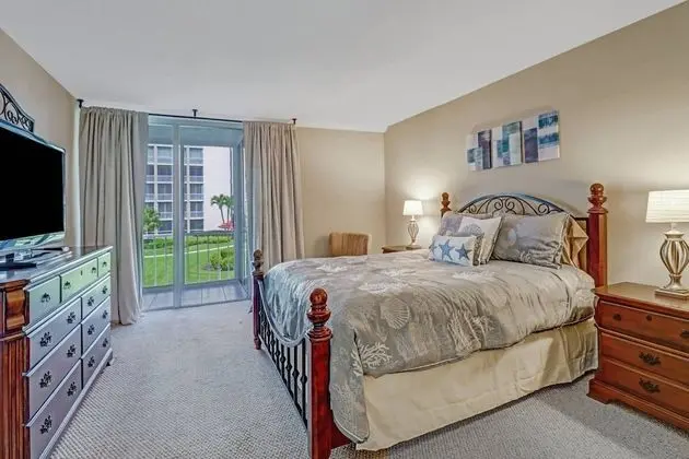 Daire (7150 Estero Blvd 205)