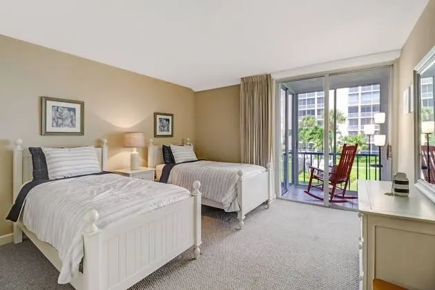 Daire (7150 Estero Blvd 205)