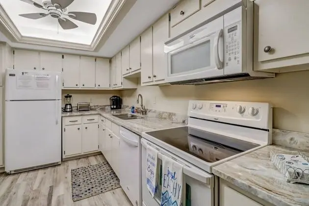 Daire (7150 Estero Blvd 205)
