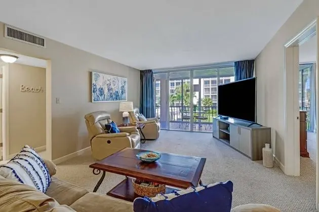 Daire (7150 Estero Blvd 205)