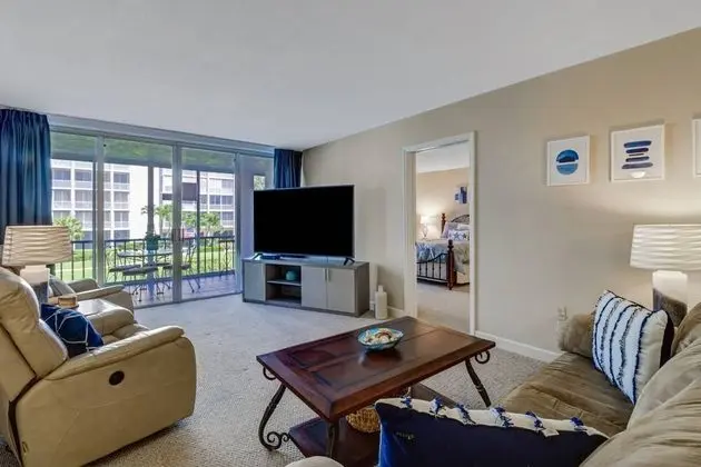 Daire (7150 Estero Blvd 205)