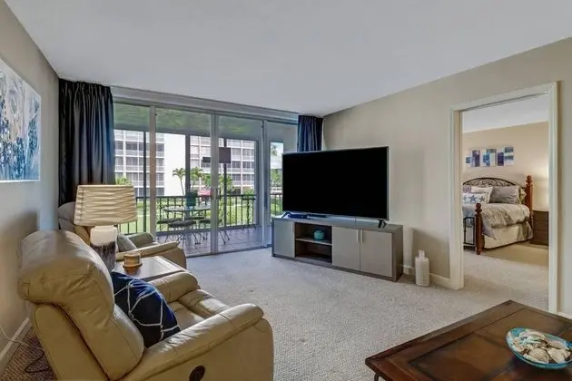 Daire (7150 Estero Blvd 205)