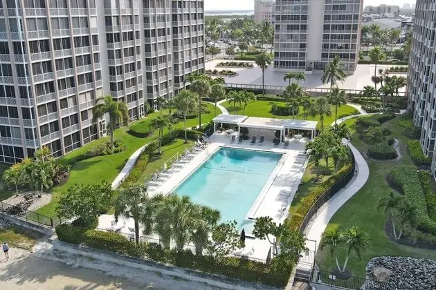 Daire (7150 Estero Blvd 205)