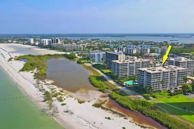 Daire (7150 Estero Blvd 205)
