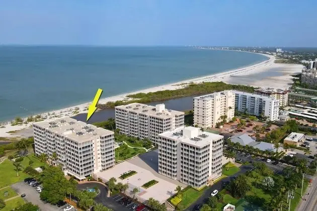 Daire (7150 Estero Blvd 205)