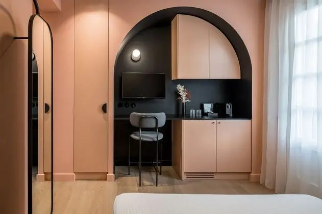 Comfort Tek Büyük Yataklı Oda