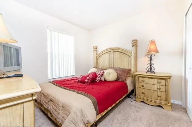 Ev (734LAM Regal Palms Town Home)