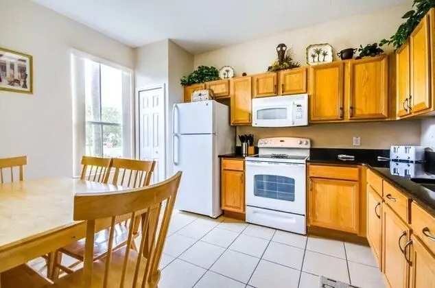 Ev (734LAM Regal Palms Town Home)