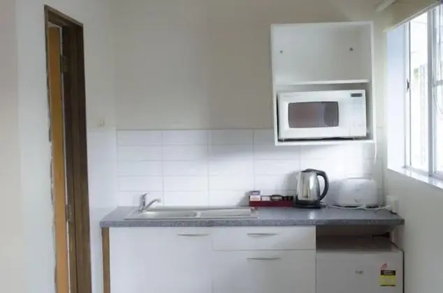 Family Oda (1 Queen 1 Bunk, Upper Floor - Unit 8)