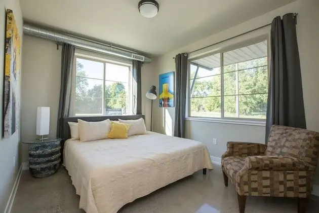 Ev, Birden Çok Yatak, Veranda, Bahçe Manzaralı (750 Jerome St. (Unit 1)*)