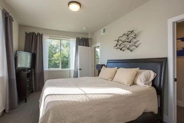 Ev, Birden Çok Yatak, Veranda, Bahçe Manzaralı (750 Jerome St. (Unit 1)*)