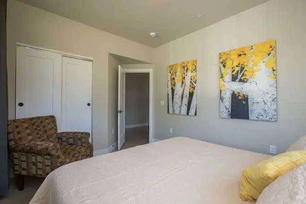 Ev, Birden Çok Yatak, Veranda, Bahçe Manzaralı (750 Jerome St. (Unit 1)*)