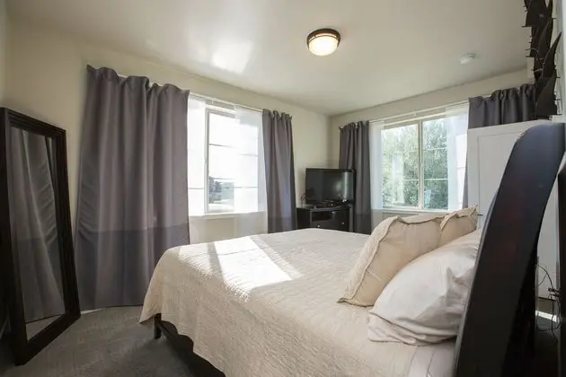 Ev, Birden Çok Yatak, Veranda, Bahçe Manzaralı (750 Jerome St. (Unit 1)*)