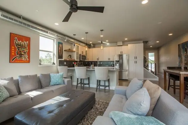 Ev, Birden Çok Yatak, Veranda, Bahçe Manzaralı (750 Jerome St. (Unit 1)*)