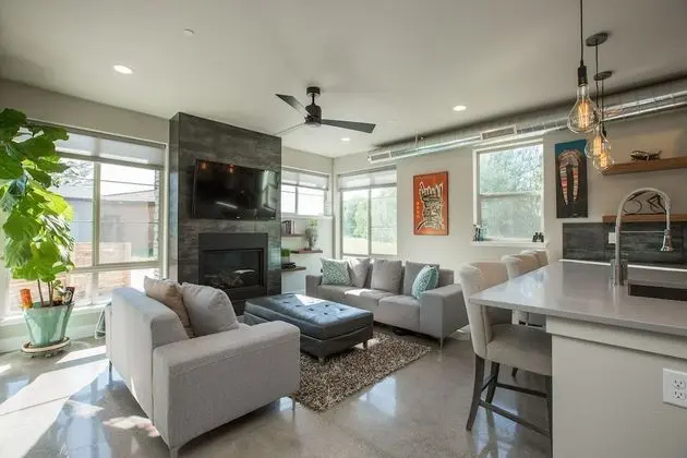 Ev, Birden Çok Yatak, Veranda, Bahçe Manzaralı (750 Jerome St. (Unit 1)*)