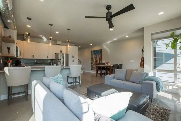 Ev, Birden Çok Yatak, Veranda, Bahçe Manzaralı (750 Jerome St. (Unit 1)*)