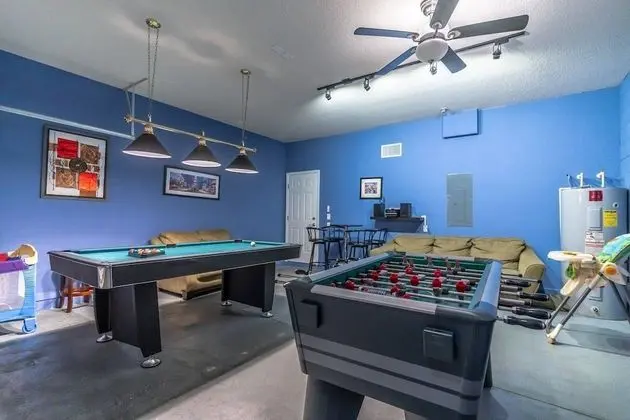 Ev (7755 Windsor Hills)