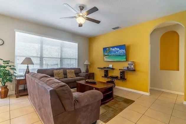 Ev (7755 Windsor Hills)