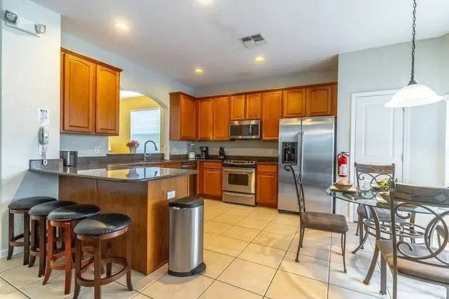 Ev (7755 Windsor Hills)