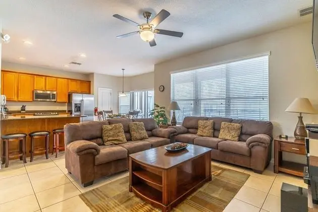 Ev (7755 Windsor Hills)