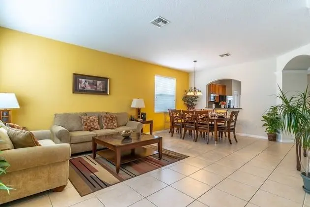 Ev (7755 Windsor Hills)