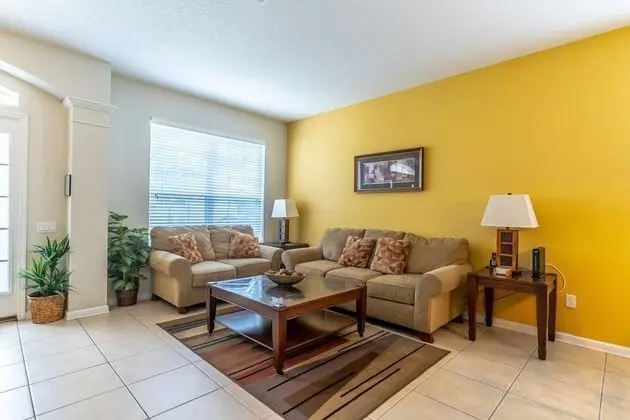 Ev (7755 Windsor Hills)