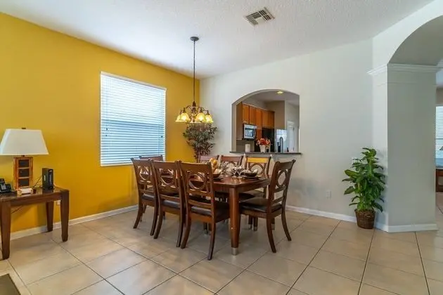 Ev (7755 Windsor Hills)