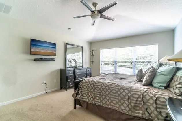 Ev (7755 Windsor Hills)